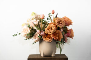 floral arrangement of roses benches